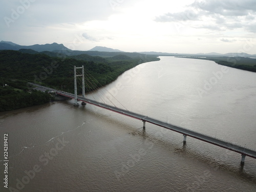 Puente La Amistad sobre el Río Tempisque en Guanacaste, Costa Rica photo