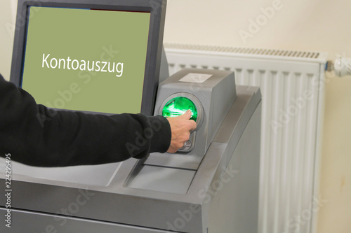 Obraz na płótnie Am Kontoauszugsdrucker w salonie