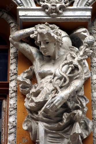 statue of Mercury