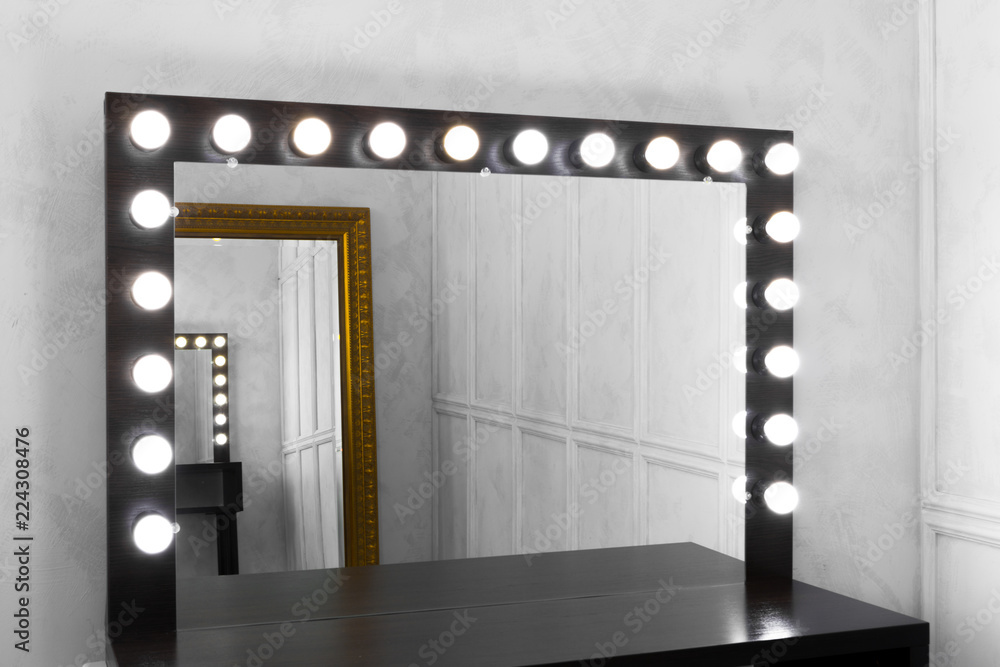 mirror bulbs at make up room