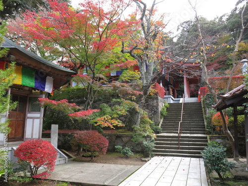 紅葉が美しい山代温泉の薬王院温泉寺