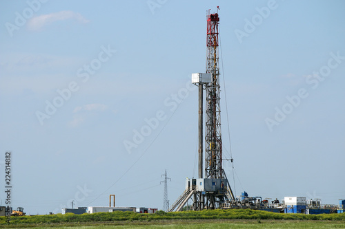 Canvastavla land oil drilling rig on field mining industry