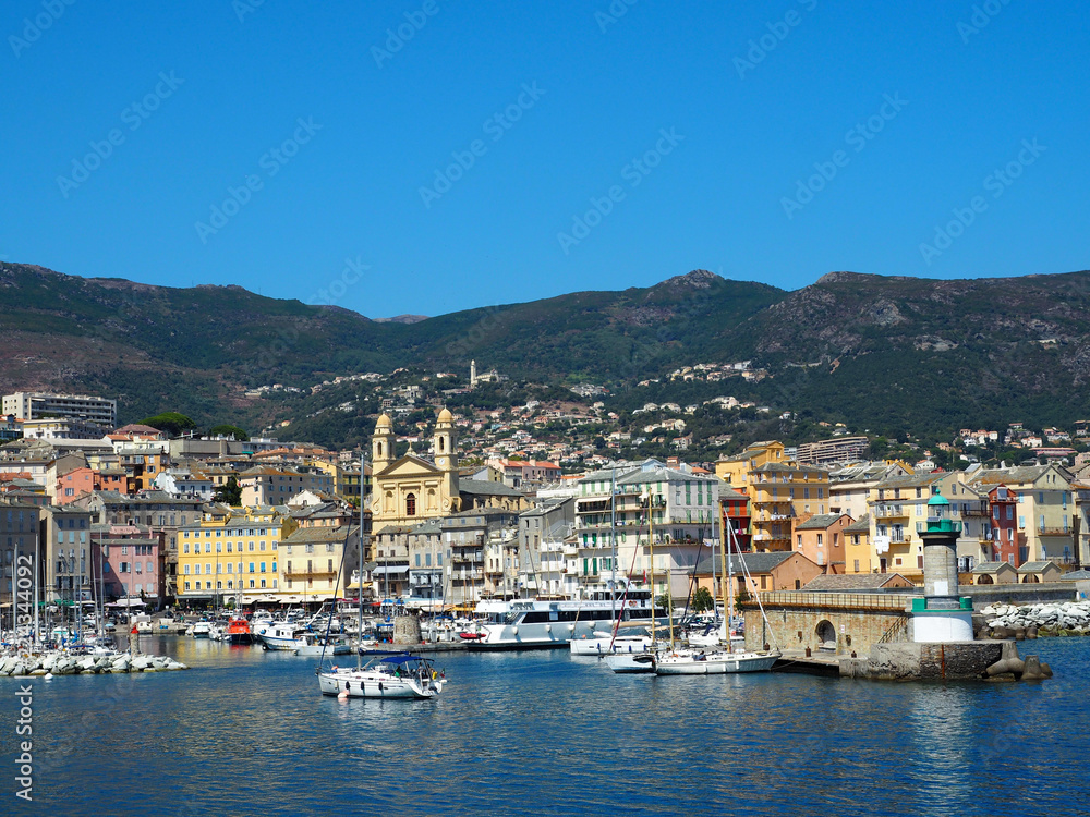 Der malerische, alte Hafen in Bastia - Korsika