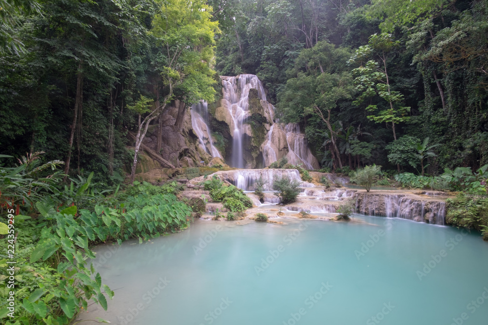 Naklejka premium Kuang Si Waterfall in Luang Prabang, Laos