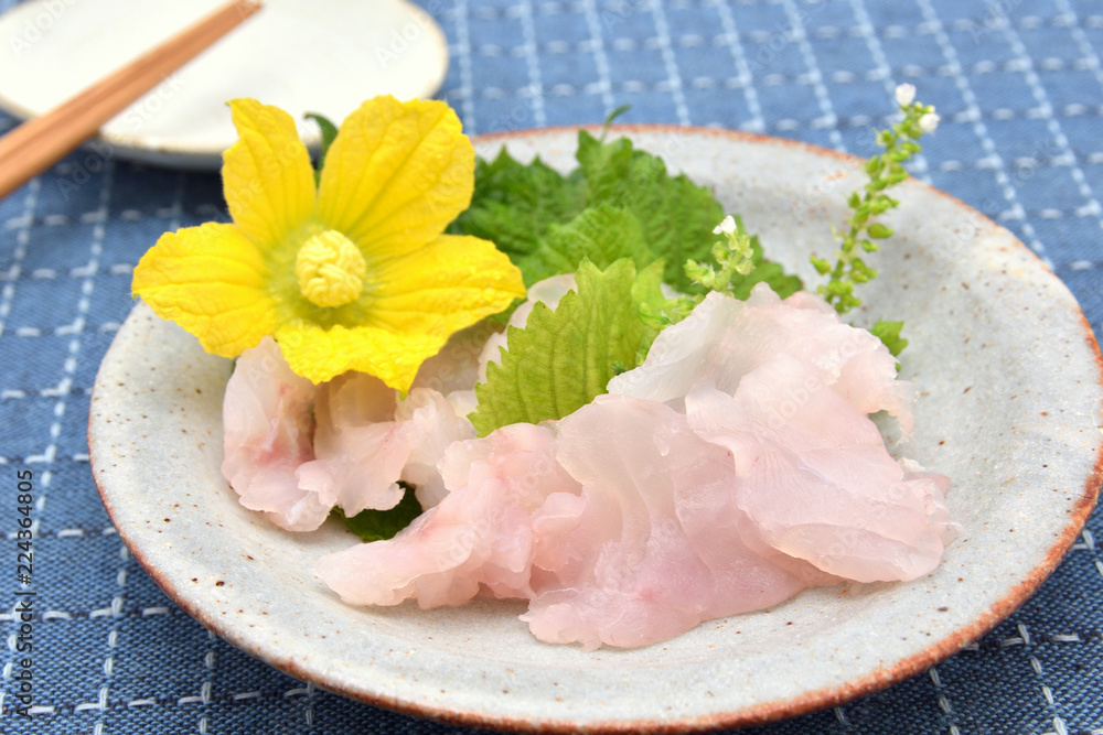 白身の刺身 薄造りのキジハタ Stock 写真 Adobe Stock 白身の刺身 薄造りのキジハタ Stock 写真 Adobe Stock