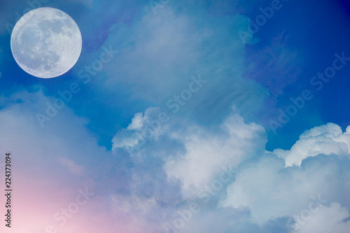 Fototapeta Naklejka Na Ścianę i Meble -  Full moon with Beautiful clouds pink light in the sky.