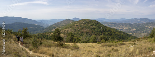 Randonnée dans les Baronnies provençales, panorama depuis la montagne de la Loube à Vercoiran, Drôme, France