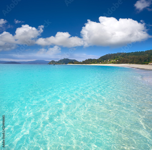 Fototapeta Naklejka Na Ścianę i Meble -  Islas Cies islands beach turquoise near Vigo Galicia