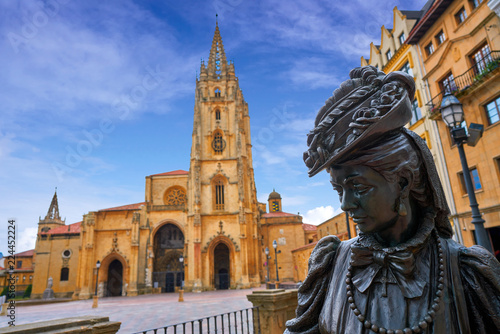 Oviedo Cathedral and Regenta statue in Asturias