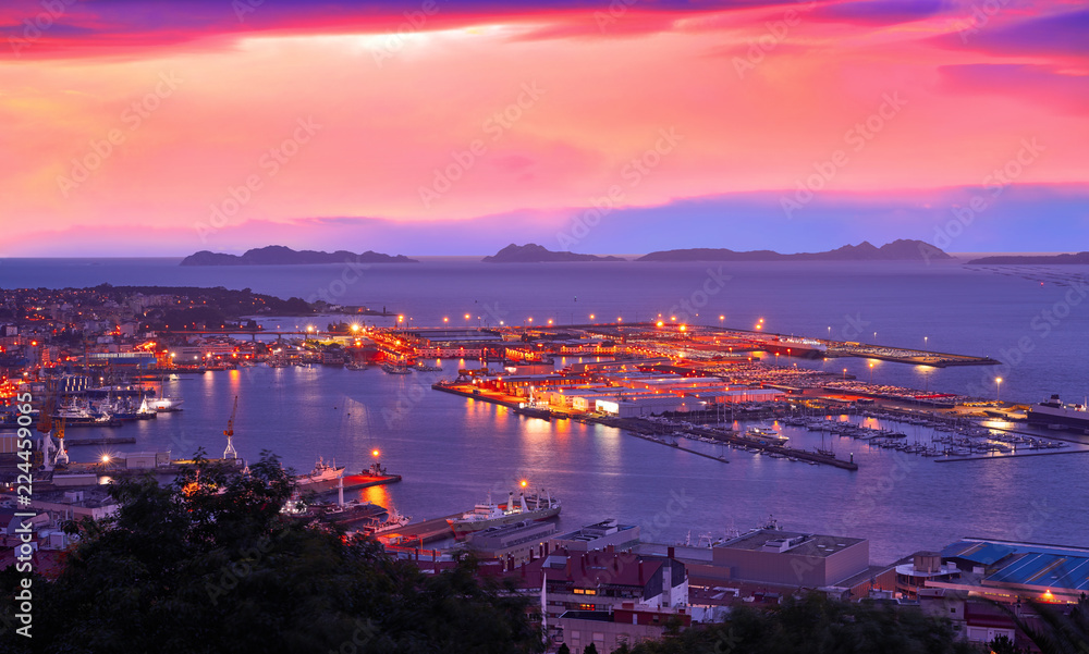 Obraz premium Vigo skyline and port sunset in Galicia Spain