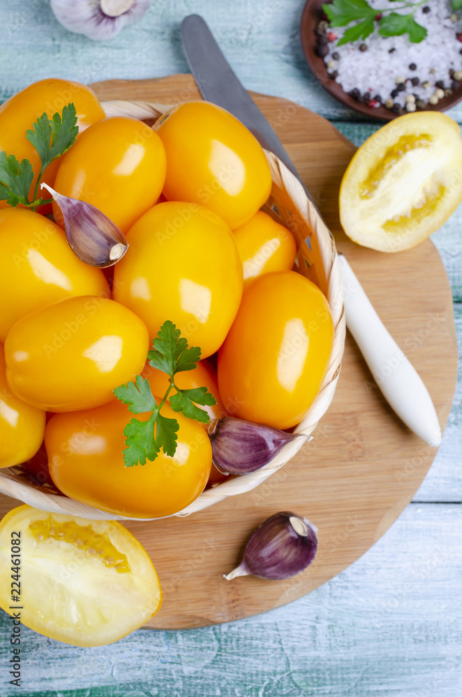 Raw yellow tomatoes Raw yellow tomatoes