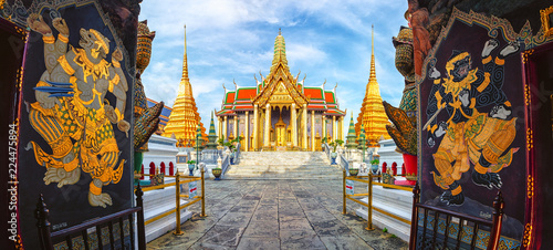 Photography Wat Phra Kaew,Temple of the emerald buddha or Wat Phra Si Rattana Satsadaram,is
