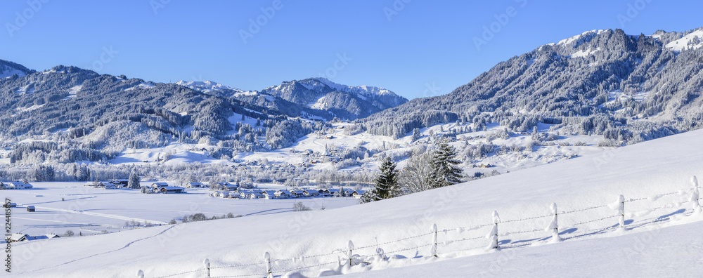 frischer Neuschnee im Illertal nahe Sonthofen