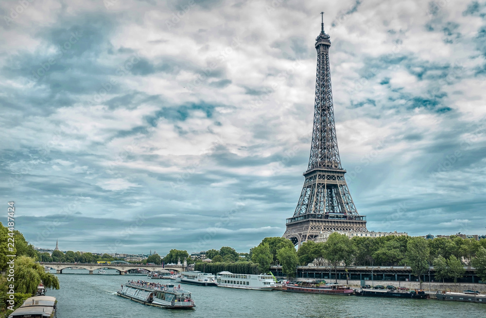 Fototapeta premium Beautiful view on the Eiffel tower in Paris - one of famous popular