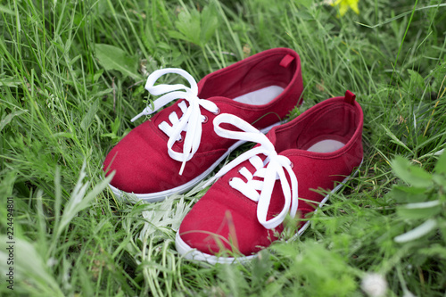 red sport womens shoes