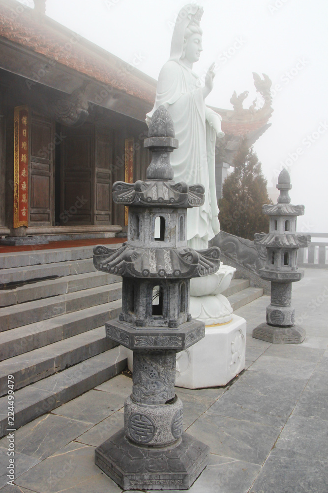 Obraz premium A pagoda at Fansipan cable car station, Vietnam