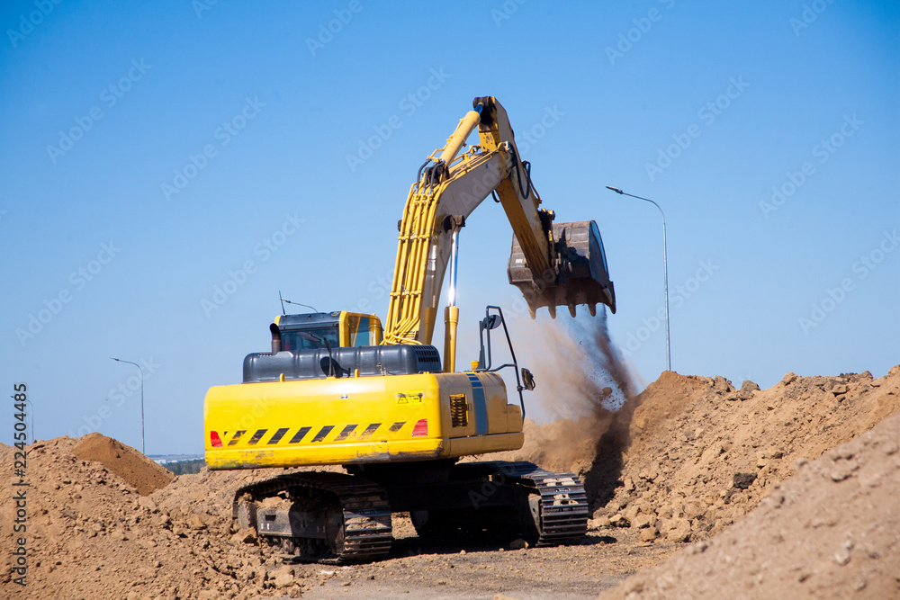Obraz premium Close-up of a construction site excavator