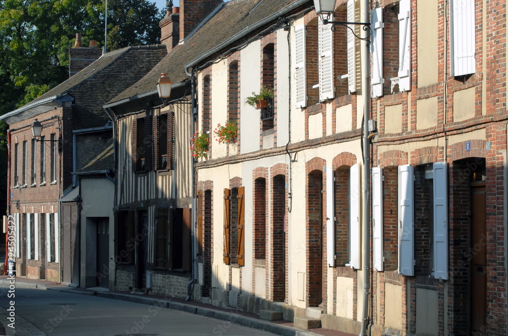 Ville de Verneuil-sur-Avre, façades typiques du centre ville, département de l'Eure; Normandie, France