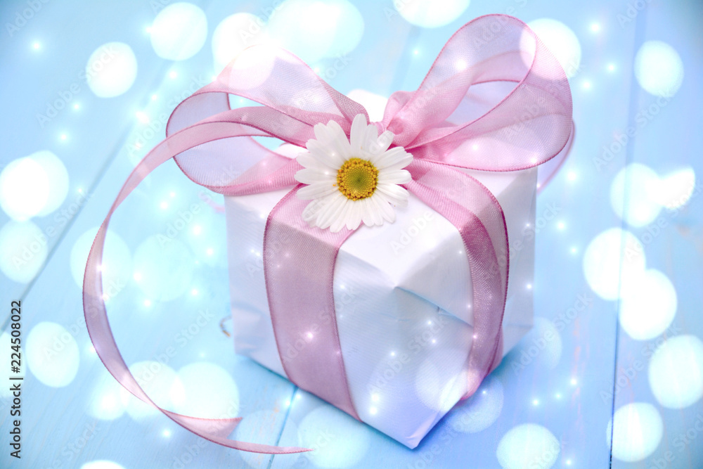 Fototapeta premium Grußkarte - Geschenk mit Blüte