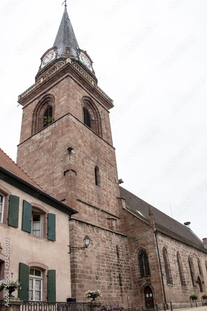 Fototapeta premium Bergheim, Eglise paroissiale de l'Assomption de la Bienheureuse Vierge Marie, Alsace. Haut-Rhin. Grand Est