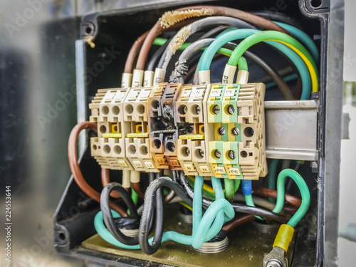 Electrical power cable and terminal short circuit