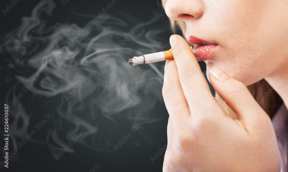 Obraz premium Women smoking.