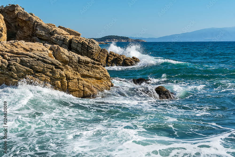 Fototapeta premium Rock and sea waves