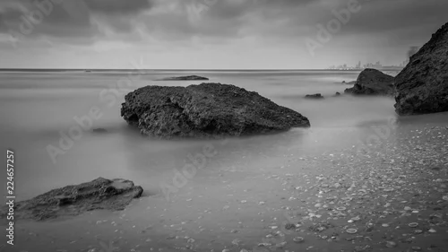 Obraz Długi ujawnienie podczas zmierzchu przy plażą Izrael