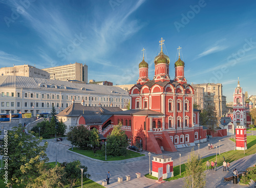 Moscow. September 20, 2018. Cathedral in the name of the icon of the Mother of God "The Sign" of the Znamensky Monastery. View from the park Zariadye