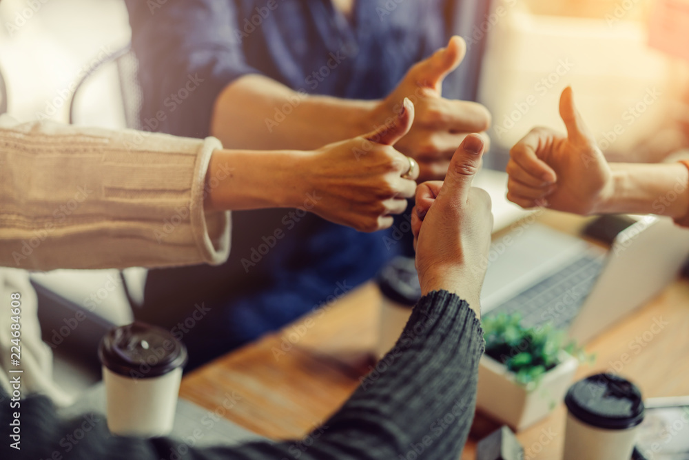 Obraz premium happiness friend hand together successful happiness ideas concept