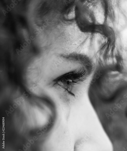 Mirada de mujer joven © Merijar