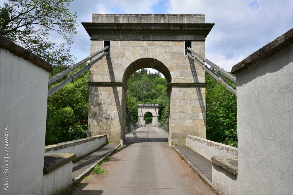 Fototapeta premium Chain bridge Stadlec