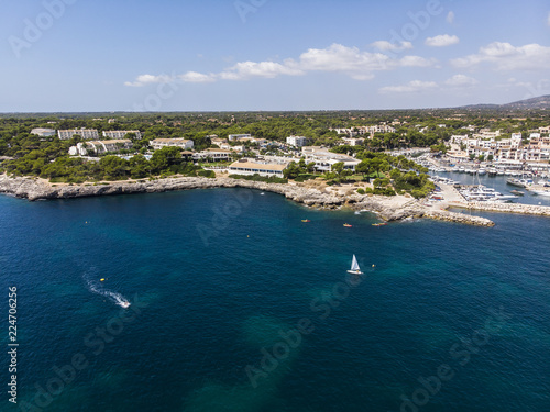 Luftaufnahme, Spanien, Balearen, Mallorca, Küste von Porto Petro Region Cala D' or , Gemeinde Santanyi, mit Häusern und Villen