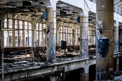 Fototapeta Naklejka Na Ścianę i Meble -  Abandoned factory hall