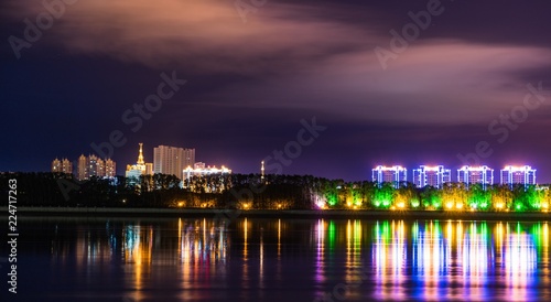 city at night © Vitaliy