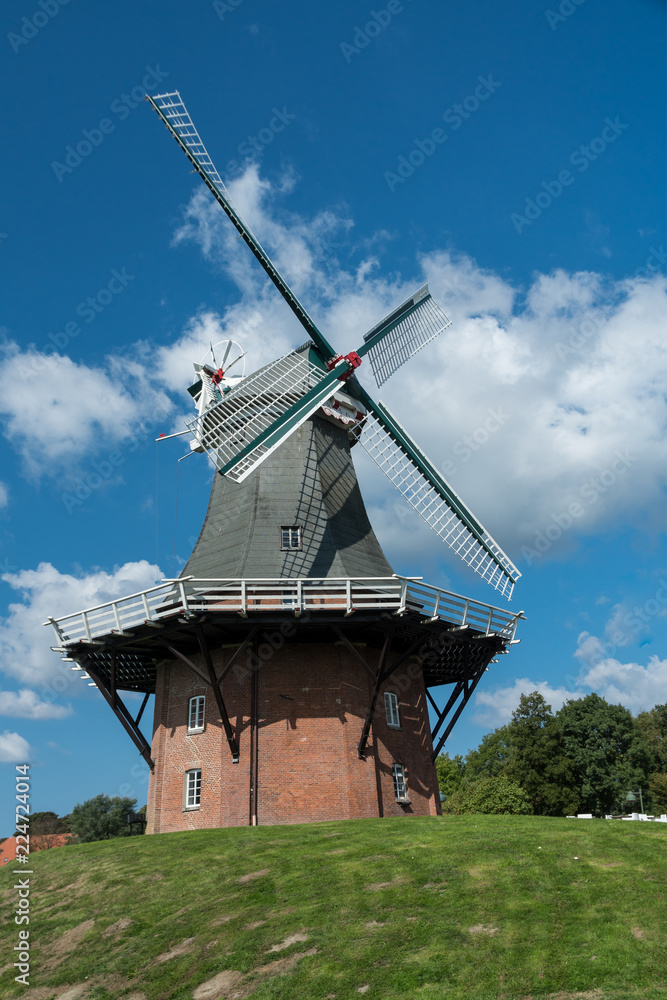 Grüne Mühle in Greetsiel in Ostfriesland