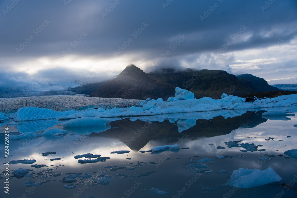 Evening light at Fjallsarlon Glacial Lagoon, Iceland Evening light at Fjallsarlon Glacial Lagoon, Iceland