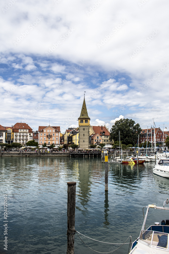 Fototapeta premium Mangenturm na wyspie miasta Lindau Bodensee