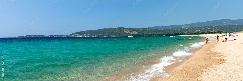 Longue plage avec eau turquoise, Olmeto-plage, région de propiano, Corse, France