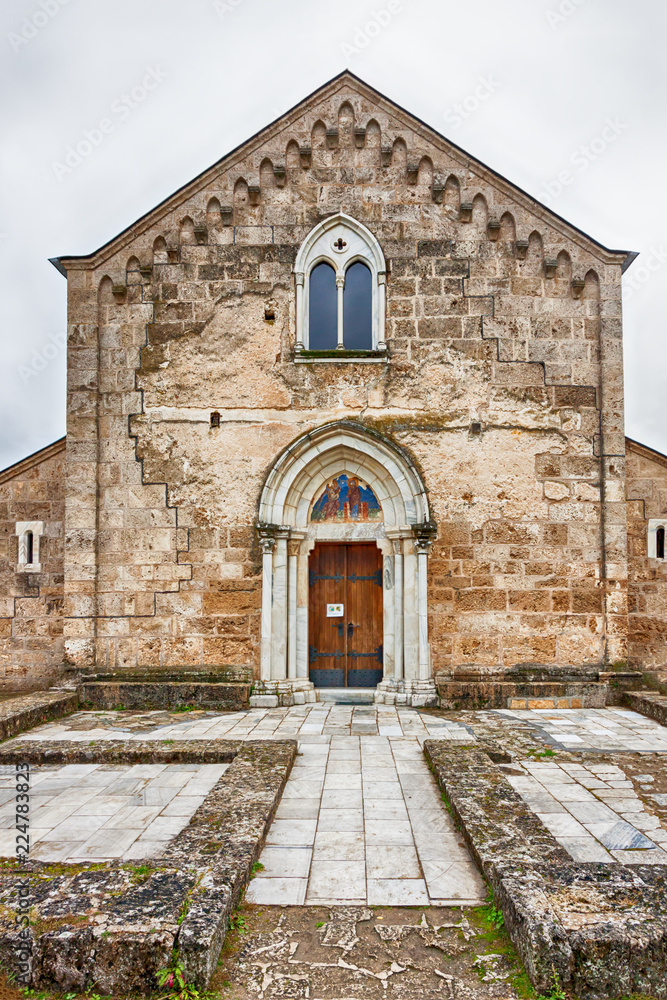 Obraz premium Emtrance of a orthodox female monastery Gradac