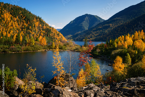 Fototapeta Naklejka Na Ścianę i Meble -  Autumn in mountains range Khamar-Daban Eastern Siberia 