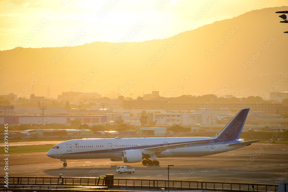 Fototapeta premium 夕暮れの空谷
