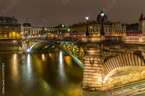 Paris bridge © Raluca