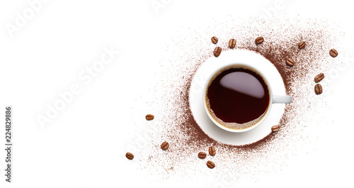 Czarna kawa, ziarna kawy i kawa w proszku