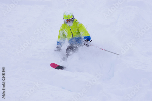 glisse hiver - ski en poudreuse
