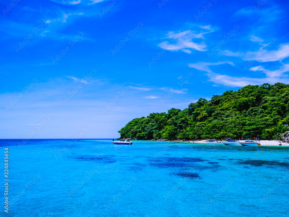 Beautiful seascape with Koh talu island rayong cityThailand,idyllic ocean and Blue sky in vacation time,Summer concept.