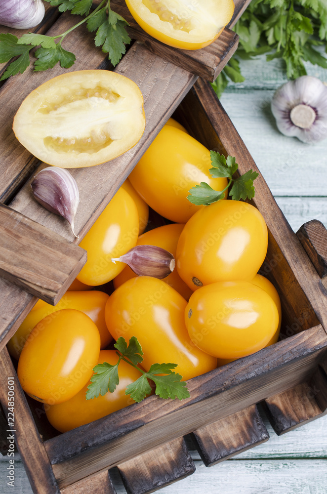 Raw yellow tomatoes Raw yellow tomatoes