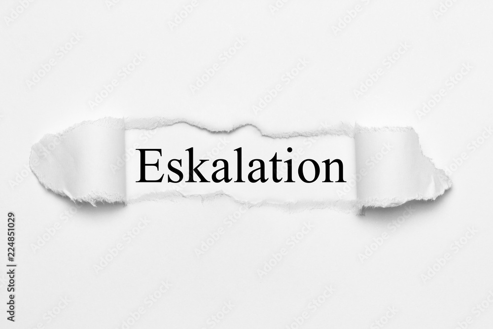Eskalation auf weißen gerissenen Papier Eskalation auf weißen gerissenen Papier