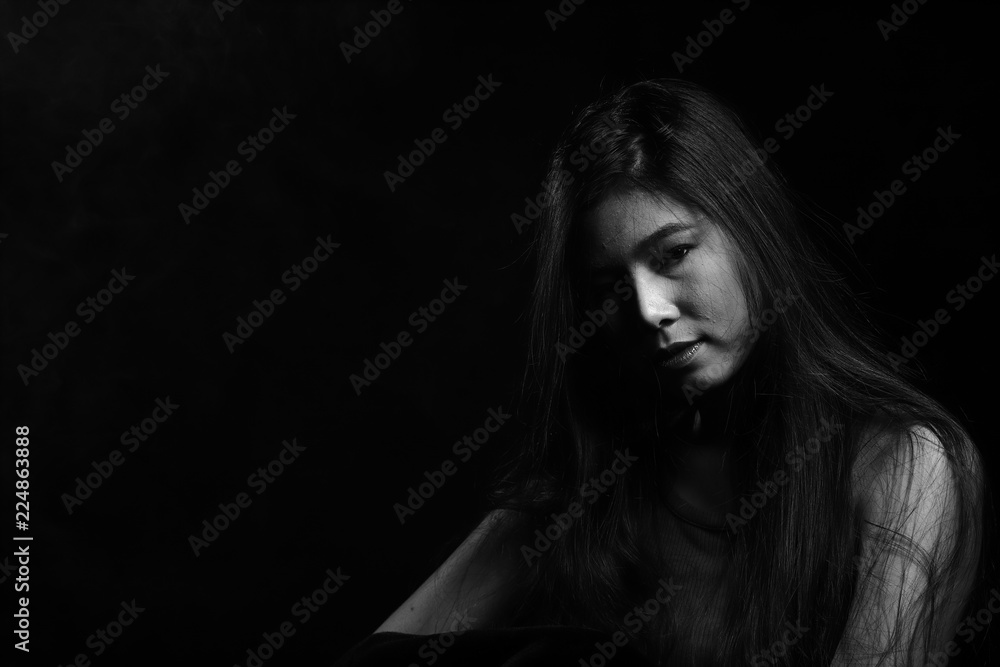 Naklejka premium broken heart lonely lady can cry from falling in love