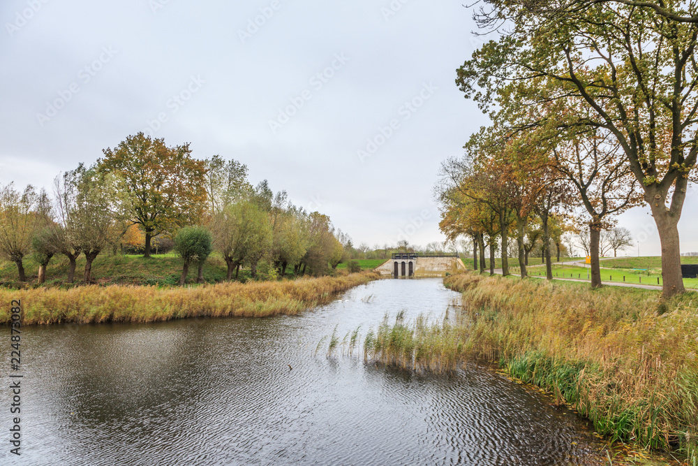 Beersluis, Inlet sluice of Fort Everdingen for the flooding of the Nieuwe Hollandse Waterlinie with water from the river Lek
